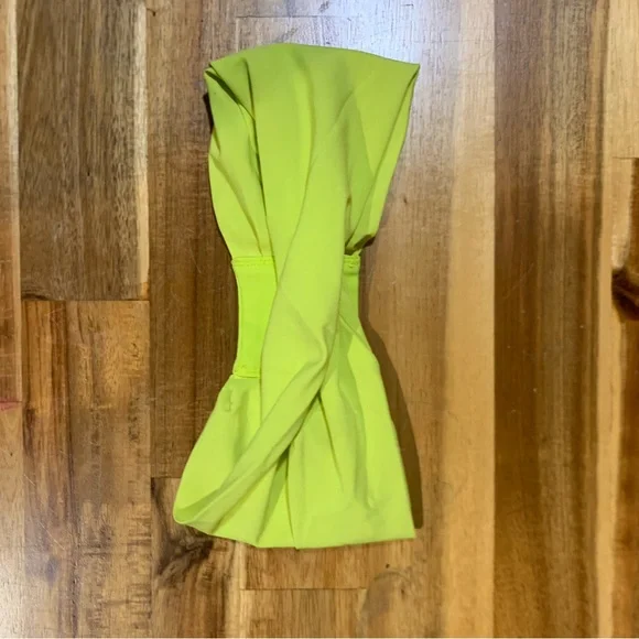 Lululemon head band 🍋 - Picture 3 of 5